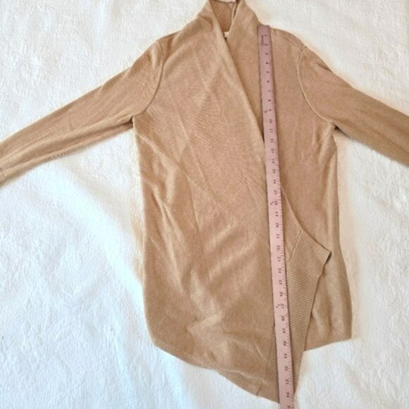 Chico's 2 Women's Tan Knit Cardigan Sweater Size Medium Open Front Office Long - Picture 14 of 15